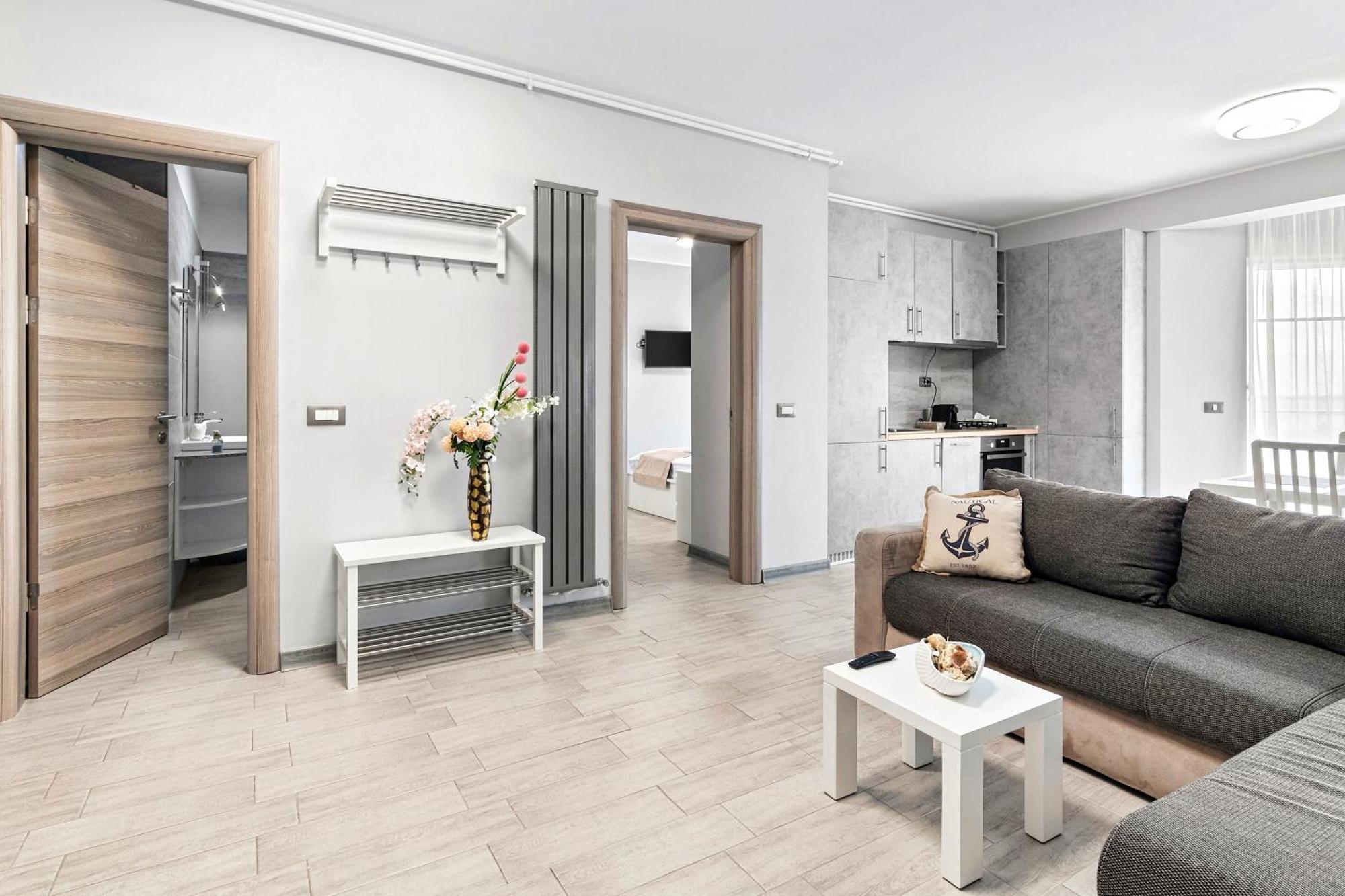Aquamarine - Pool & Spa Beach Resort Năvodari Екстериор снимка